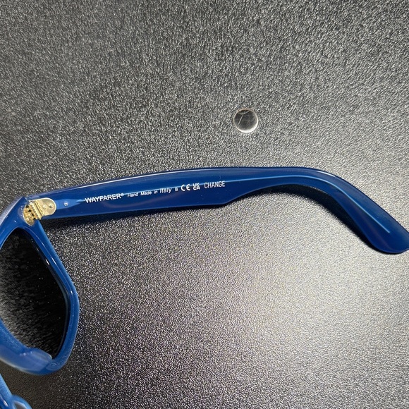 Ray-Ban Classic Blue Sunglasses with Black Case rb2140 - Picture 3 of 5